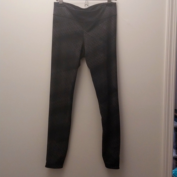 Under Armour Black/Grey Leggings with Zipper Calf size Medium - Picture 5 of 8